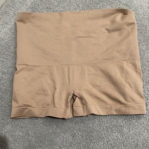 Not sure of brand Marilyn something intimates size L style 7068-68 nude